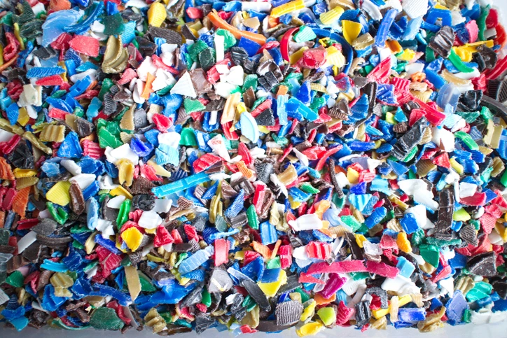 Jaki wpływ na ekologię i recykling ma rozdrabnianie plastiku?